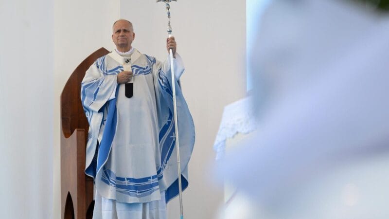 Papa Leão XIV Conclui Visita Pastoral com Missa em Lampedusa