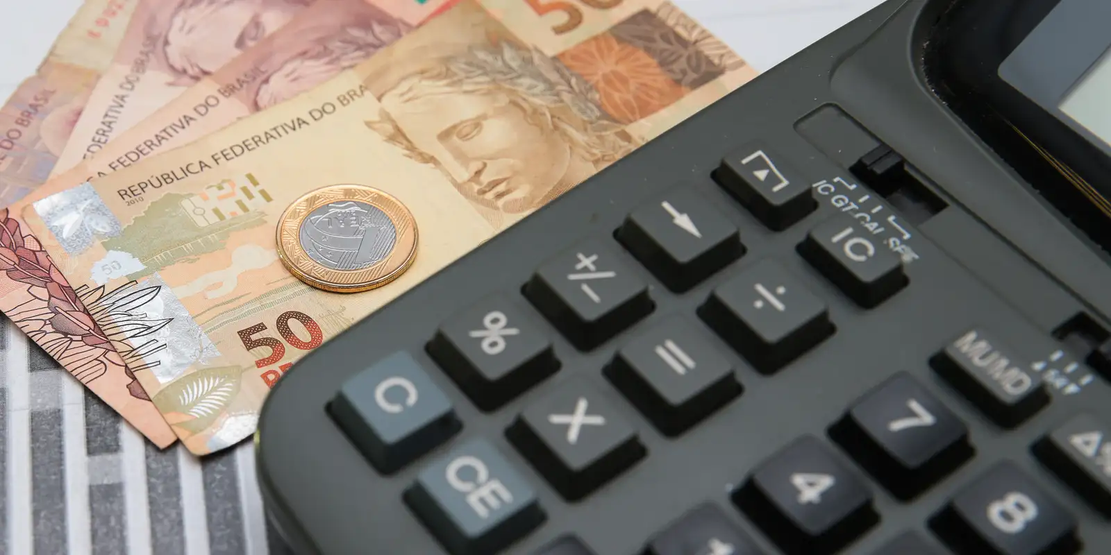 Mercado Financeiro Reavalia Expectativas de Inflação e Crescimento no Brasil