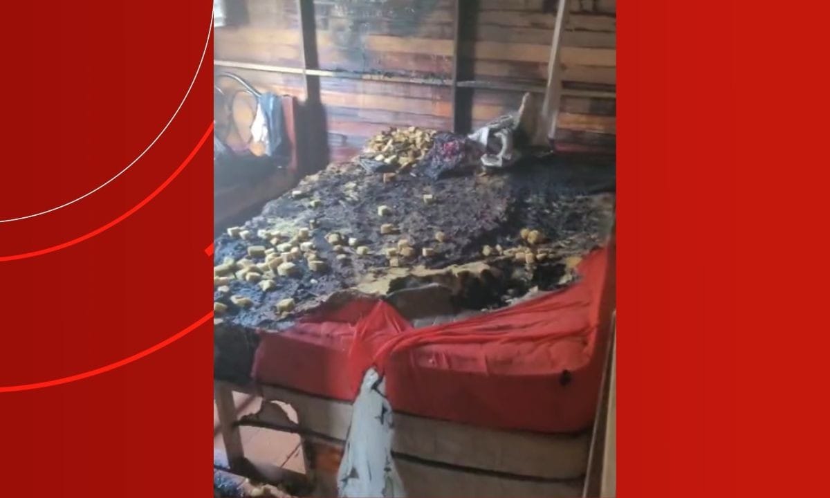 Homem é preso após agredir esposa e atear fogo em colchão onde filha dormia no Amazonas