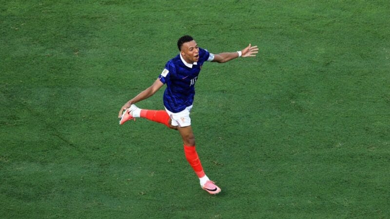 Mbappé quebra recordes em partida histórica pela seleção francesa