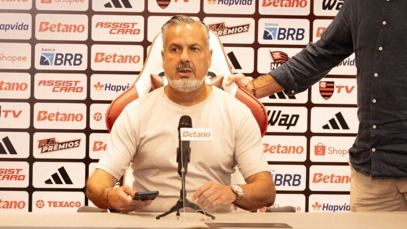 Flamengo Alerta para a Necessidade de Vendas Estratégicas no Mercado de Meio de Ano