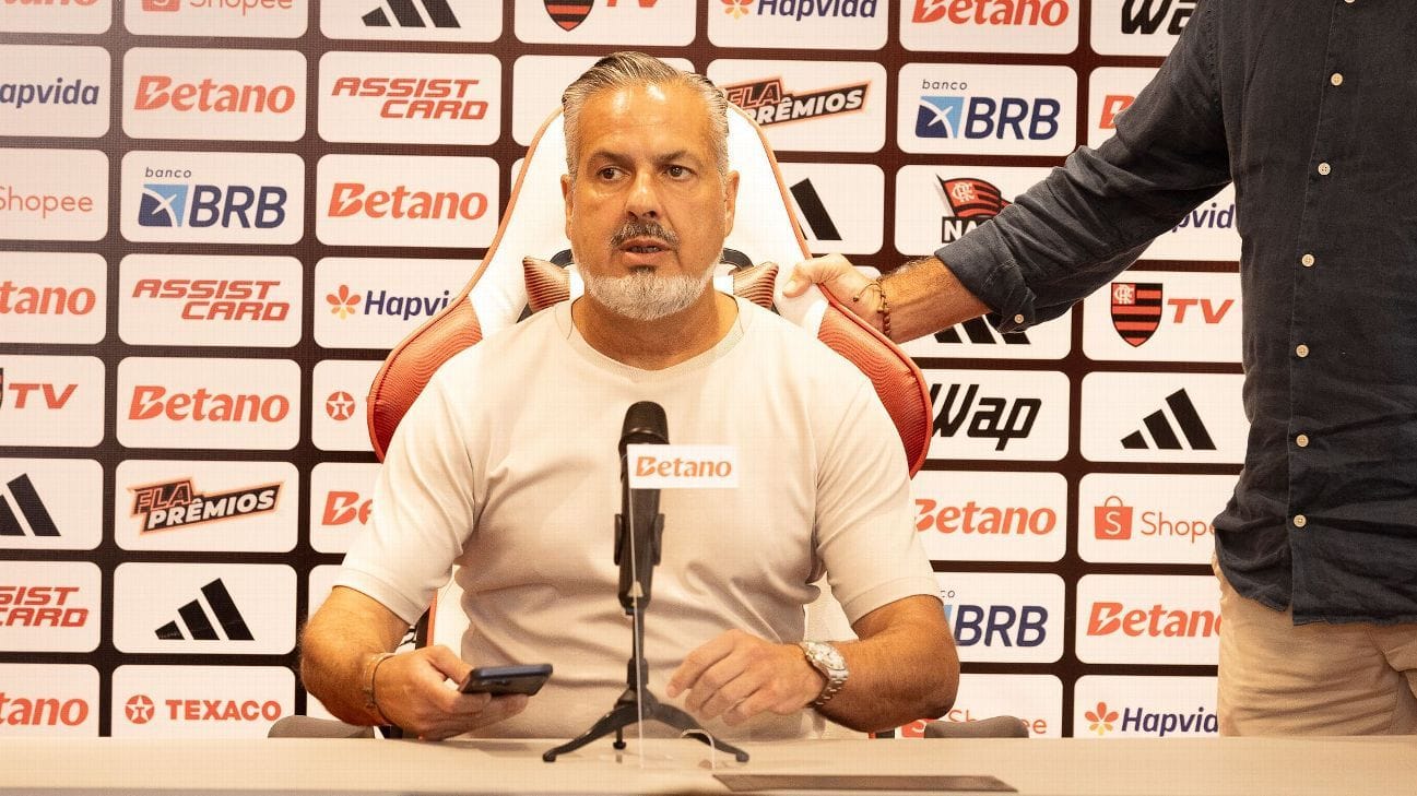 Flamengo Alerta para a Necessidade de Vendas Estratégicas no Mercado de Meio de Ano