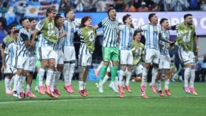 Virada Incrível: Jornal Argentino Celebra Classificação Dramática