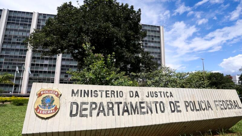Polícia Federal Investiga Empresário por Intimidar Jornalistas no Caso Master