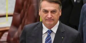 Decisão de Moraes Mantém Bolsonaro em Prisão Domiciliar com Novas Restrições