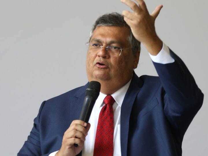 Ministro Flávio Dino Bloqueia R$ 119 Milhões em Bens de Valdemar Costa Neto por Suspeitas de Irregularidades em Emendas