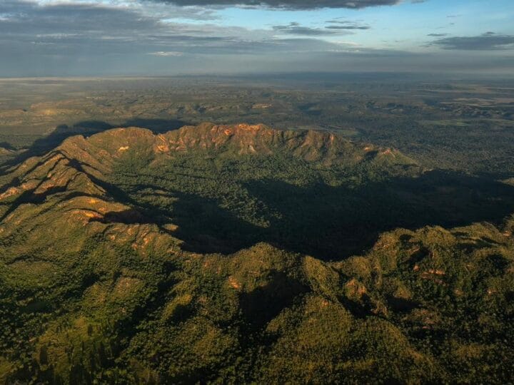 Serra da Cangalha: A Cratera Gigante e Seu Impacto Geológico no Tocantins