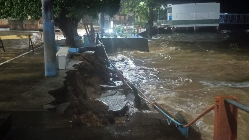 Temporal Devasta Orla de Terra Santa no Pará com Ventos Fortes