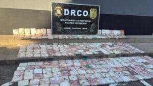 Apreensão de 400 kg de Skunk em Manaus Resulta em Prisões em Condomínio