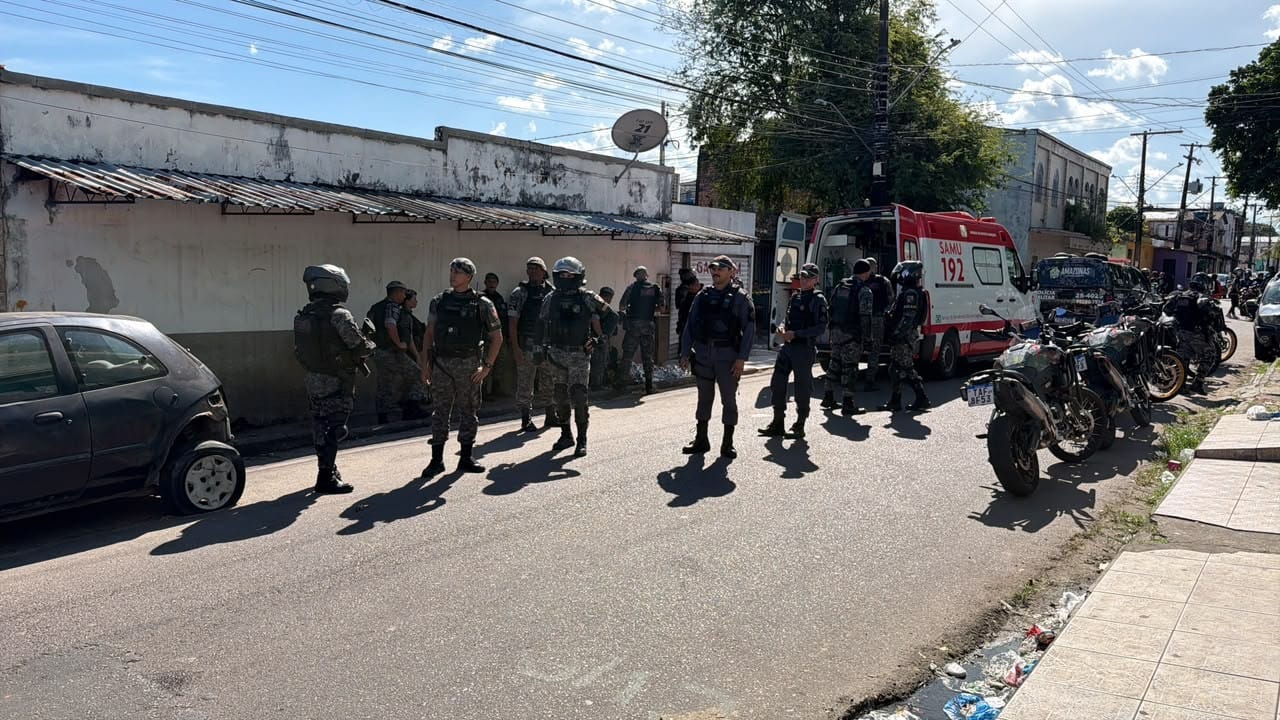 Homem é Ferido por Policiais ao Apontar Simulacro em Manaus