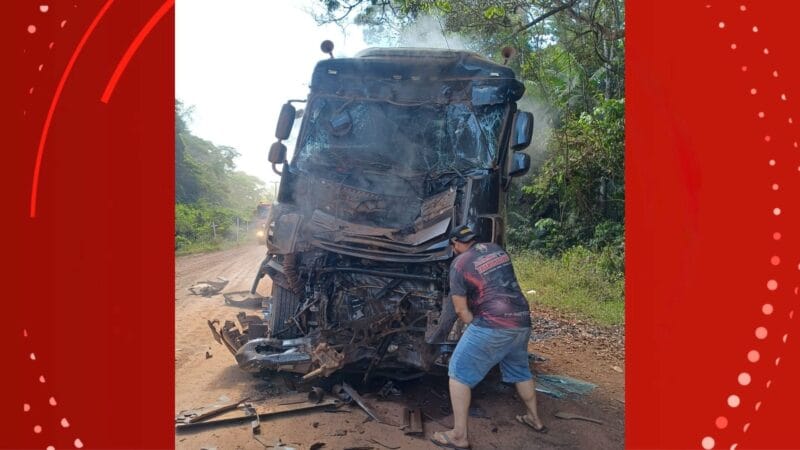 Colisão entre Carretas na BR-210 no Amapá: Acidente sem Feridos