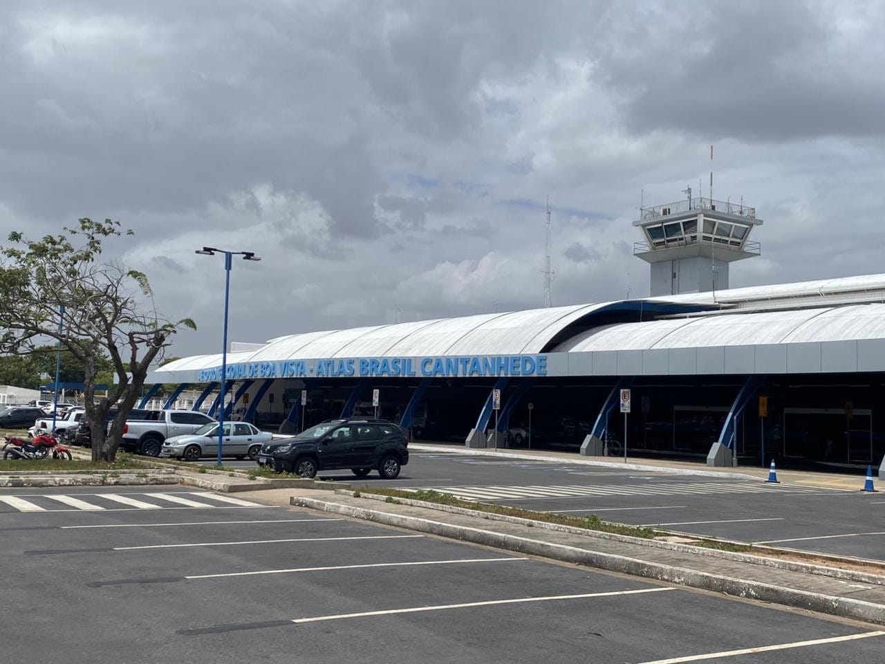 Mulher Detida com 33 kg de Skunk no Aeroporto de Boa Vista