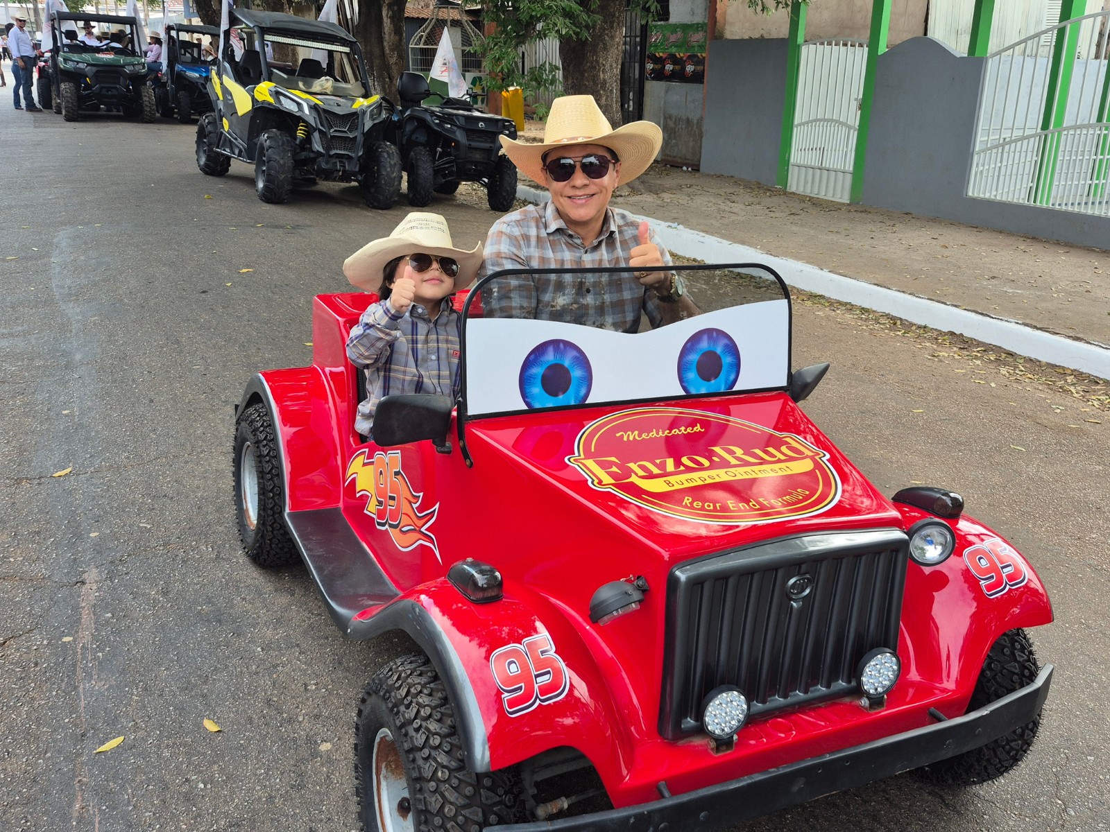 Pai Inova e Constrói Quadriciclo para Levar Filho à Cavalgada da Expoacre