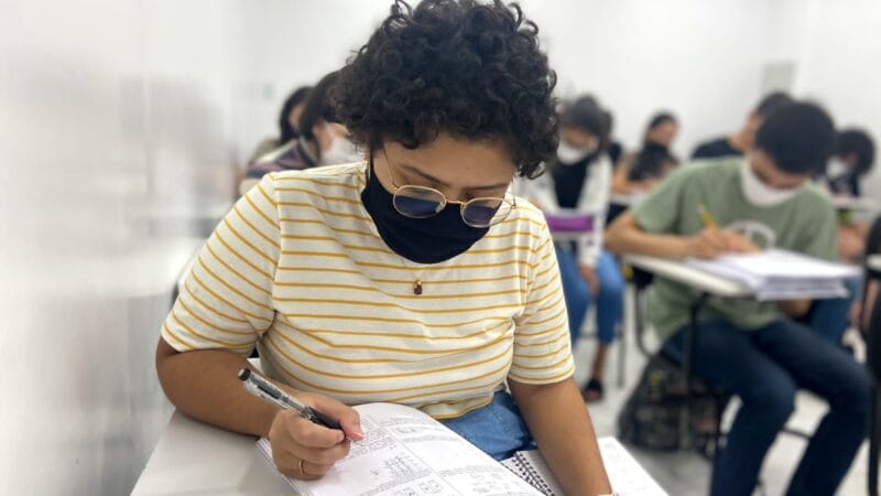 Desigualdade na Educação: Apenas 1,4% dos Jovens de Baixa Renda do Amazonas Concluem o Ensino Superior