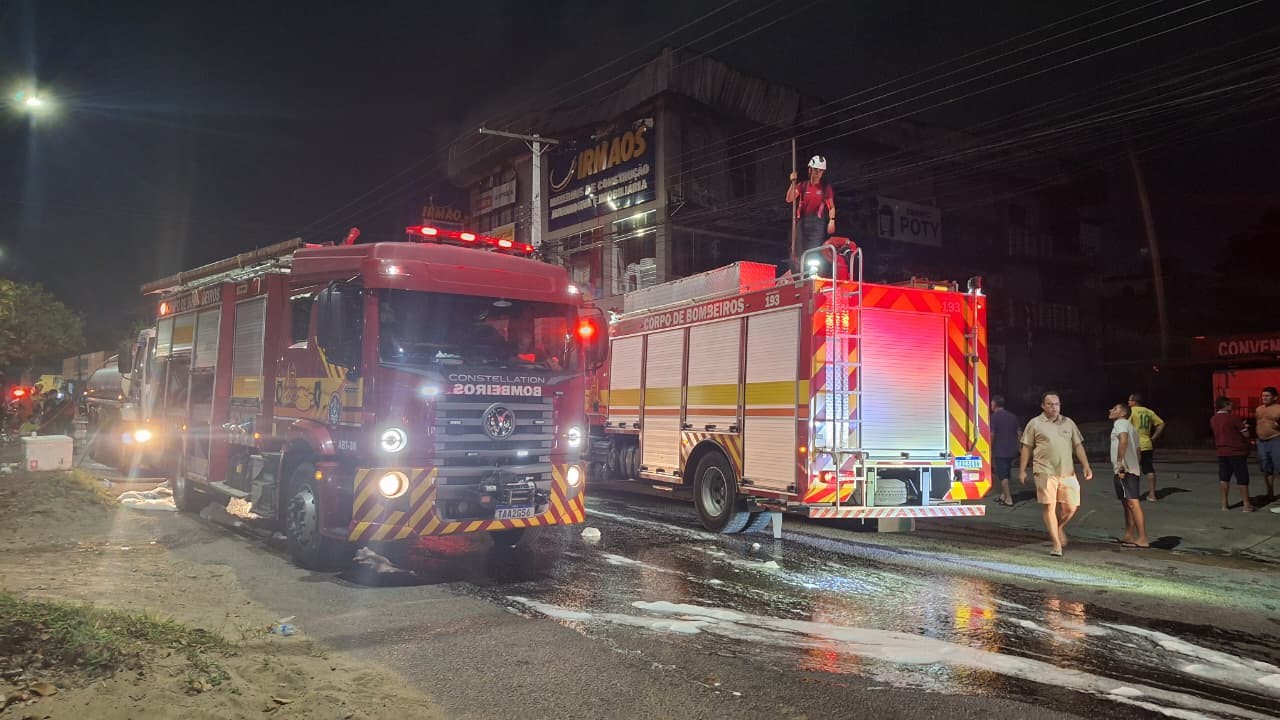 Incêndio em Loja de Materiais de Construção na Zona Norte de Manaus
