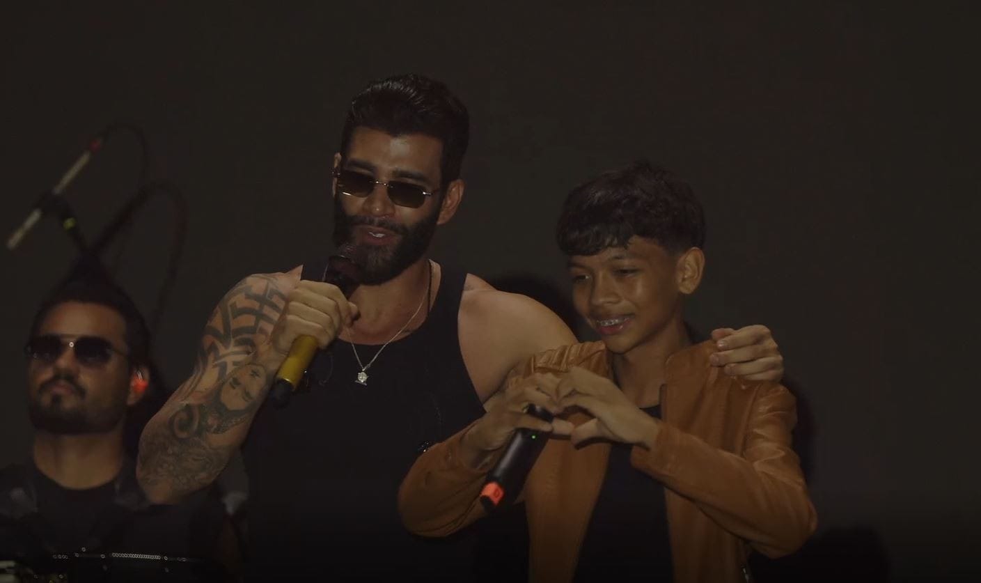 Jovem Fã de Gusttavo Lima Realiza Sonho ao Cantar com o Ídolo na Expofeira do Amapá