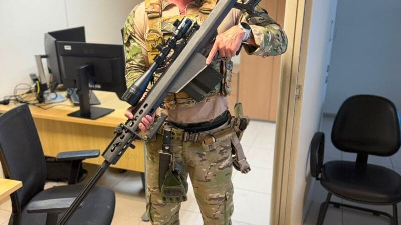 Polícia Federal Apreende Fuzil de Alta Precisão em Operação Contra Tráfico de Drogas no Amazonas