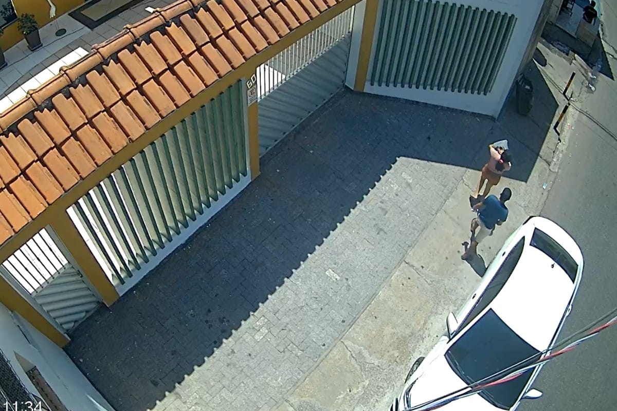 Casal é flagrado em câmeras de segurança abandonando bebê sequestrado em Manaus
