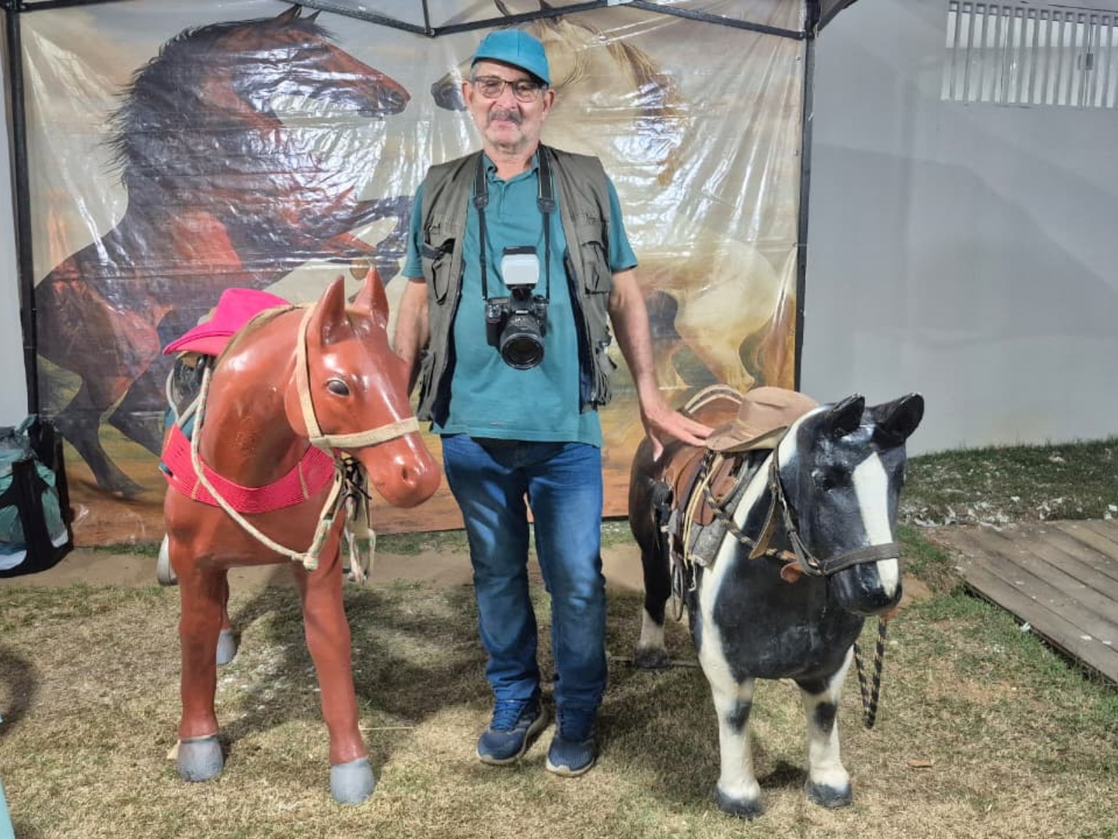 Cavalinhos da Expoacre: A Tradição Fotográfica que Encanta Gerações