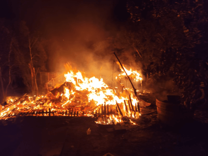 Incêndio Devasta Residência na Zona Rural de Rio Branco e Causa a Morte de Animais