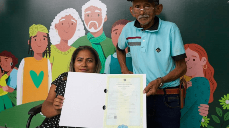 Acreana Realiza Sonho ao Incluir Nome do Pai na Certidão de Nascimento Após 54 Anos