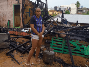 Família Acreana Enfrenta Tragédia Após Incêndio Devastador